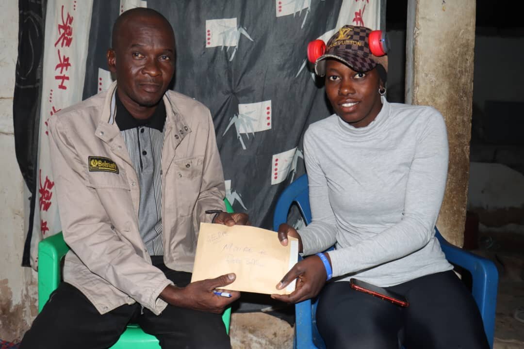 Une enveloppe de 600 000 FCFA remis aux étudiants pour le reliquat du paiement de l’appartement de AERB à Dakar